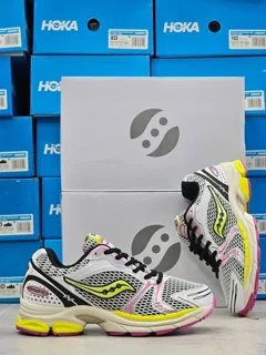 کتونی ساکونی تریامپ 4 مستر کوالیتی | Saucony Progrid Triumph ۴| سایزبندی ۴۰ تا ۴۵