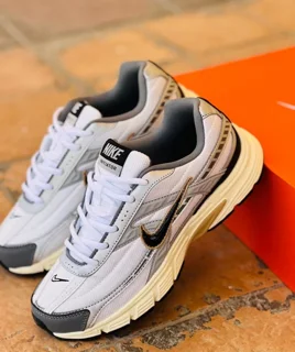 کتونی نایک اینتیاتور مستر کوالیتی درجه 1 /سایز بندی ۴۰ تا ۴۵ / تک و عمده موجود Nike intiator