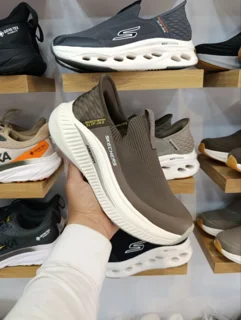 کفشی طبی اسکیچرز اسلیپ اومو / نرم و راحت / سایز 40 الی 45/Skechers Slip-ins Uomo