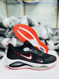 کتونی نایک زوم وینفلو مستر کوالیتی درجه۱/سایزبندی ۴۰ تا ۴۵/تک و عمده موجود Nike Air zoom