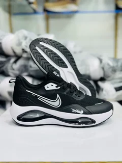 کتونی نایک زوم وینفلو مستر کوالیتی درجه۱/سایزبندی ۴۰ تا ۴۵/تک و عمده موجود Nike Air zoom